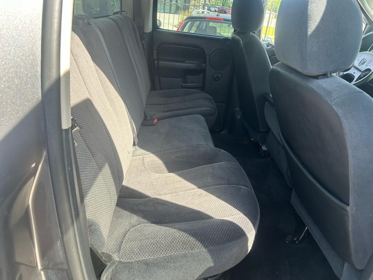 Dodge Ram 1500 4dr Quad Cab 140" WB 2002