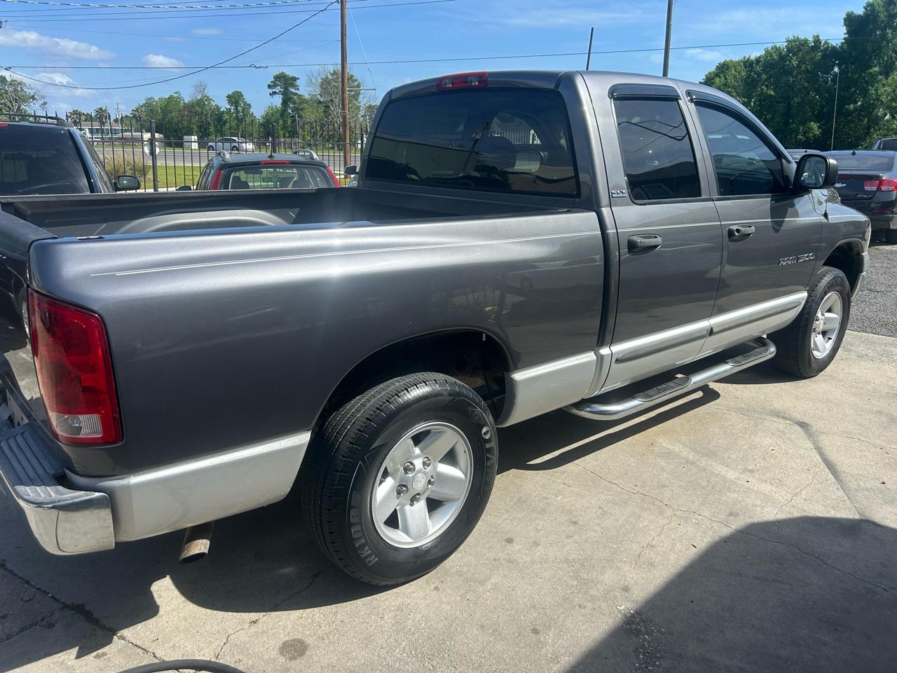 Dodge Ram 1500 4dr Quad Cab 140" WB 2002