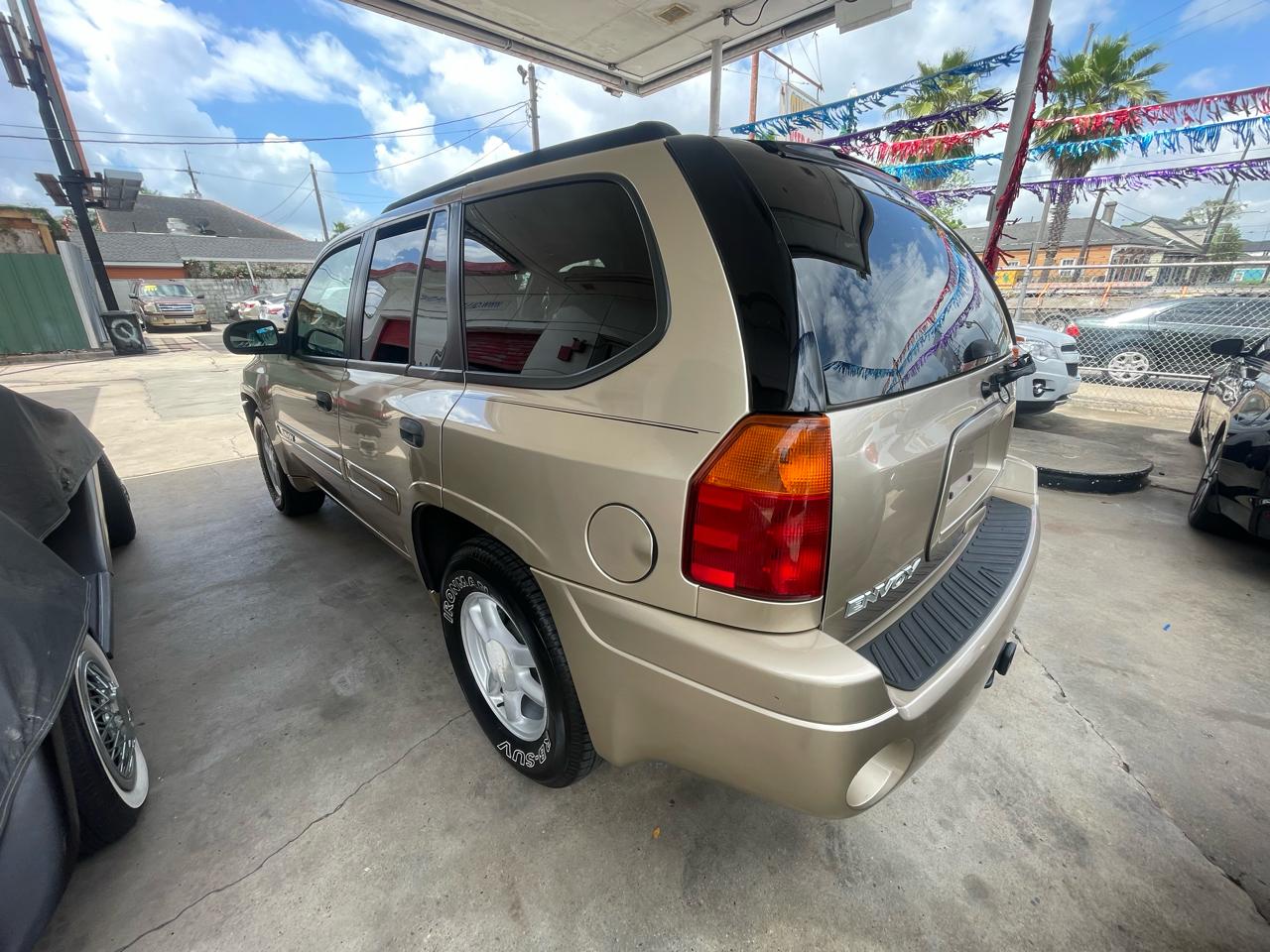 GMC Envoy 4dr 2WD SLE 2004