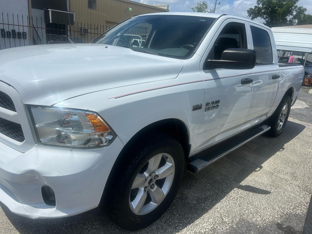 RAM 1500 2WD Crew Cab 140.5" Express 2013