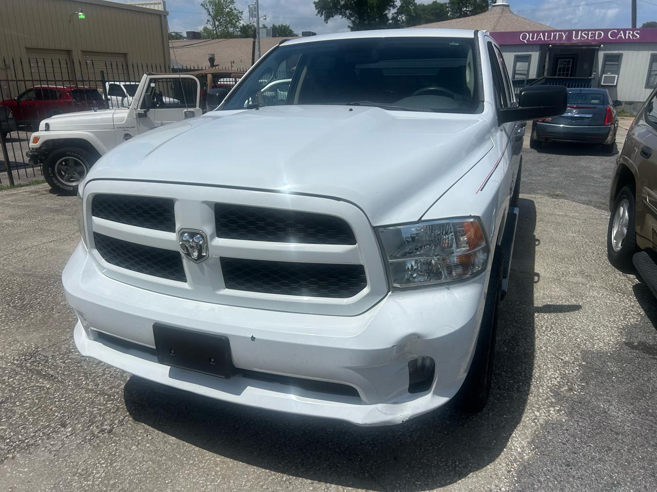 RAM 1500 2WD Crew Cab 140.5" Express 2013