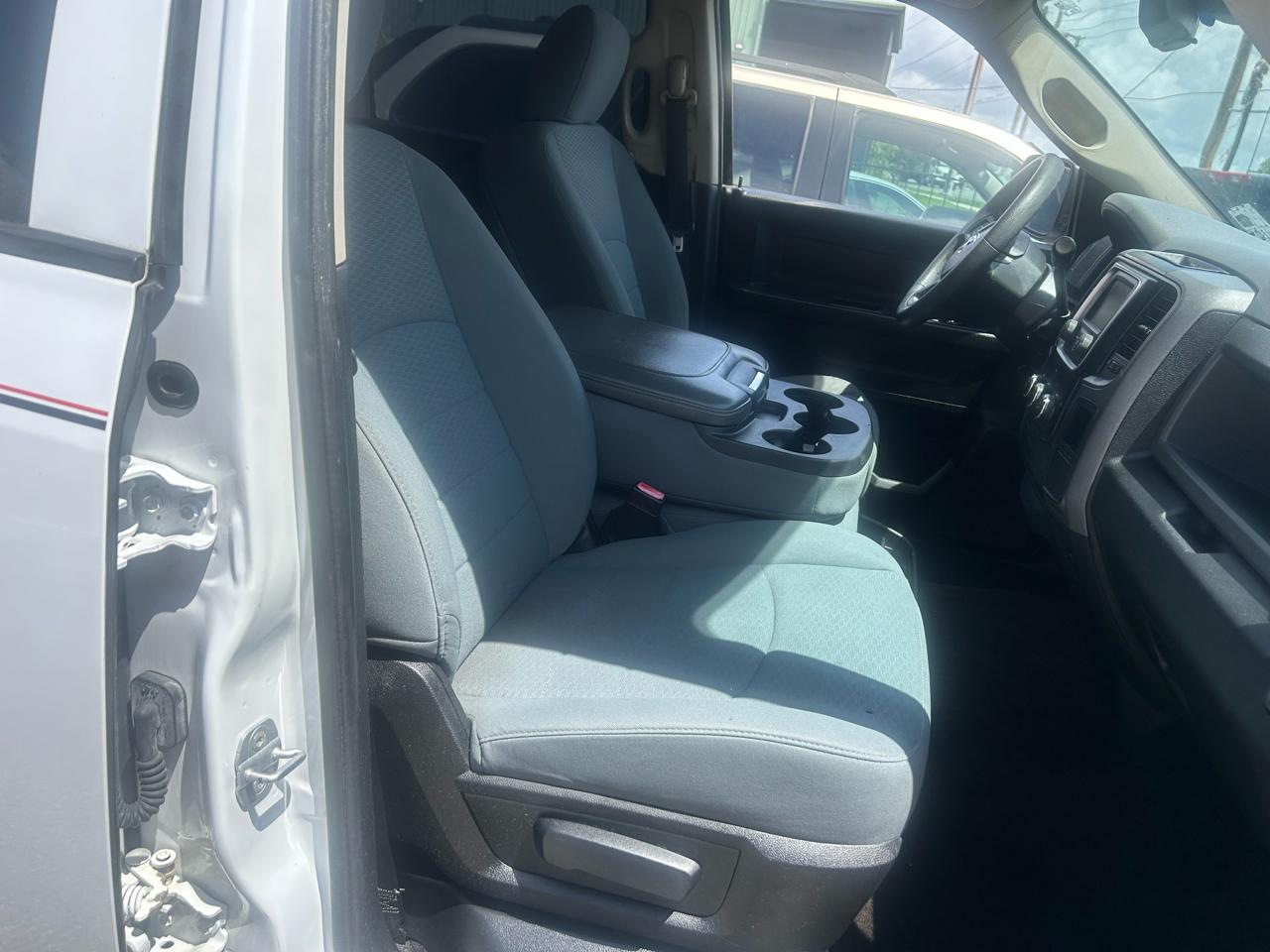 RAM 1500 2WD Crew Cab 140.5" Express 2013