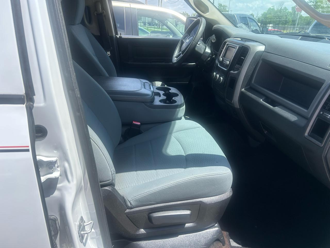 RAM 1500 2WD Crew Cab 140.5" Express 2013