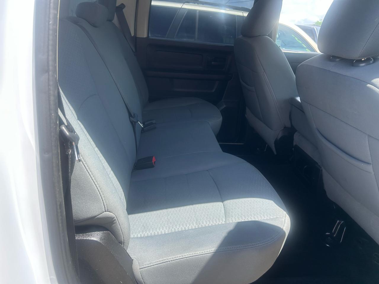 RAM 1500 2WD Crew Cab 140.5" Express 2013