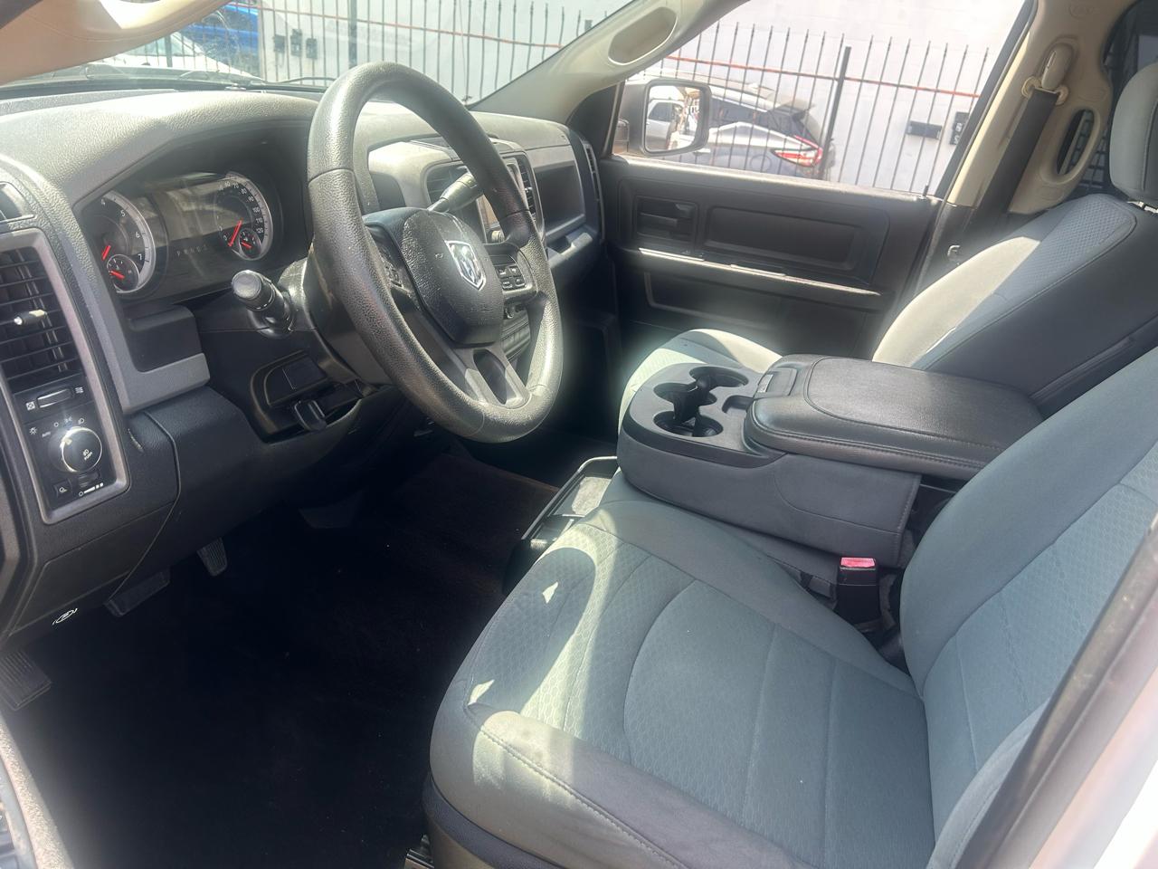 RAM 1500 2WD Crew Cab 140.5" Express 2013