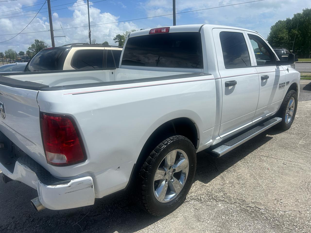 RAM 1500 2WD Crew Cab 140.5" Express 2013