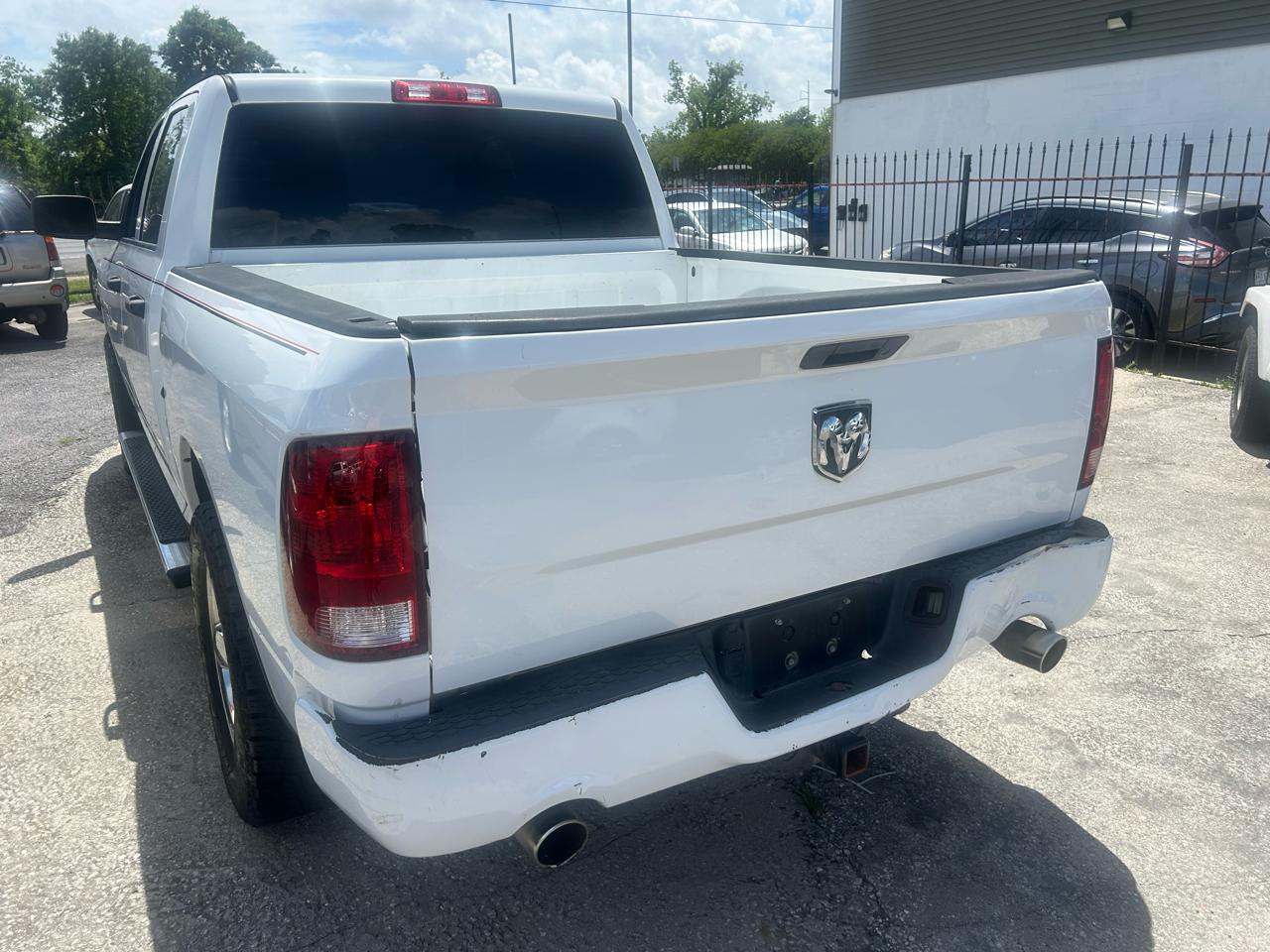 RAM 1500 2WD Crew Cab 140.5" Express 2013