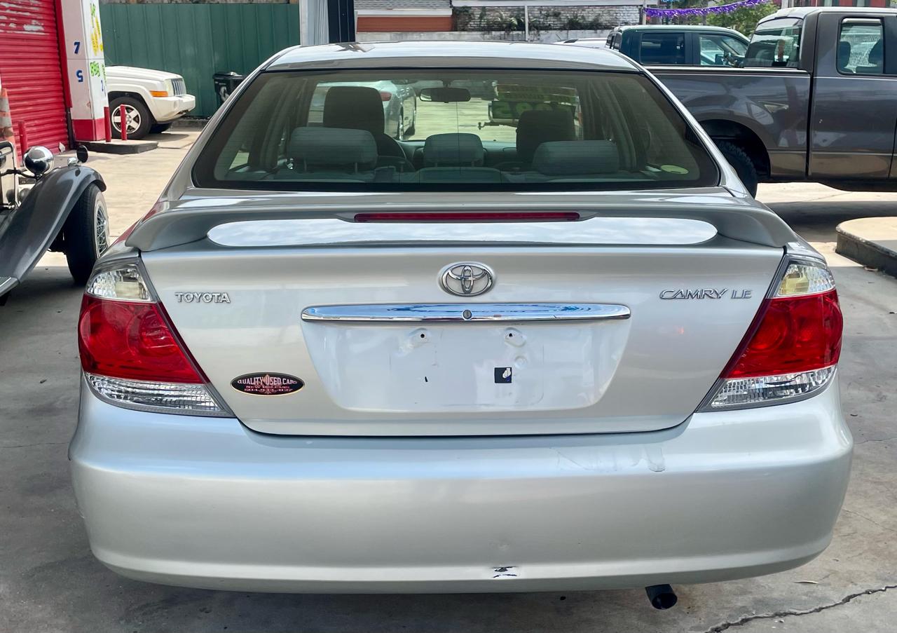 Toyota Camry 4dr Sdn XLE Auto (Natl) 2005