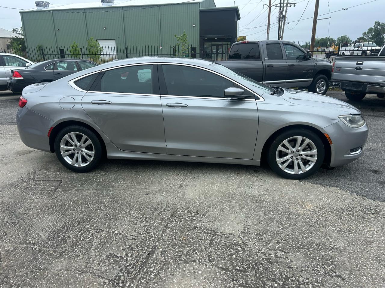 Chrysler 200 4dr Sdn Limited FWD 2015