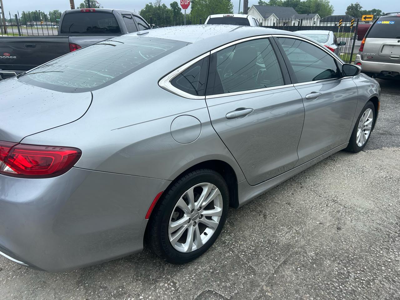 Chrysler 200 4dr Sdn Limited FWD 2015