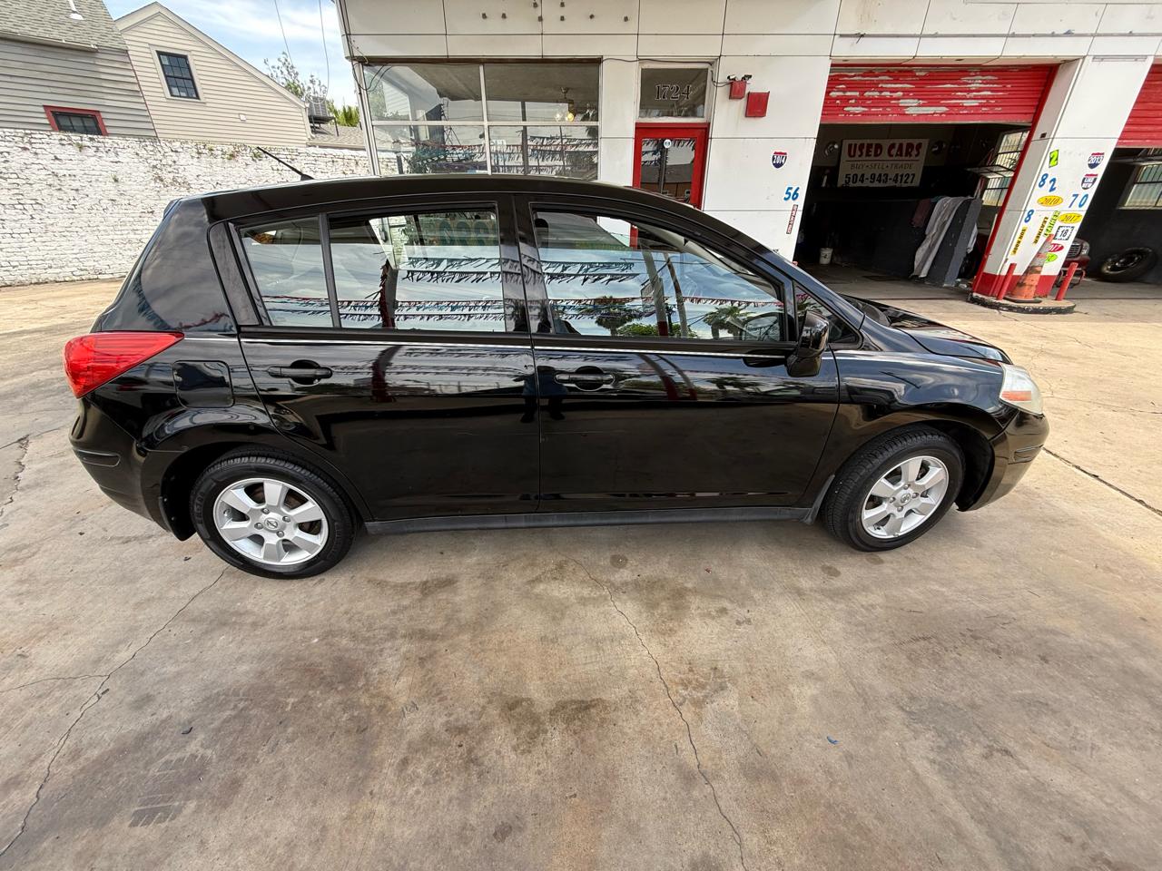 Nissan Versa 5dr HB I4 Auto 1.8 S 2009