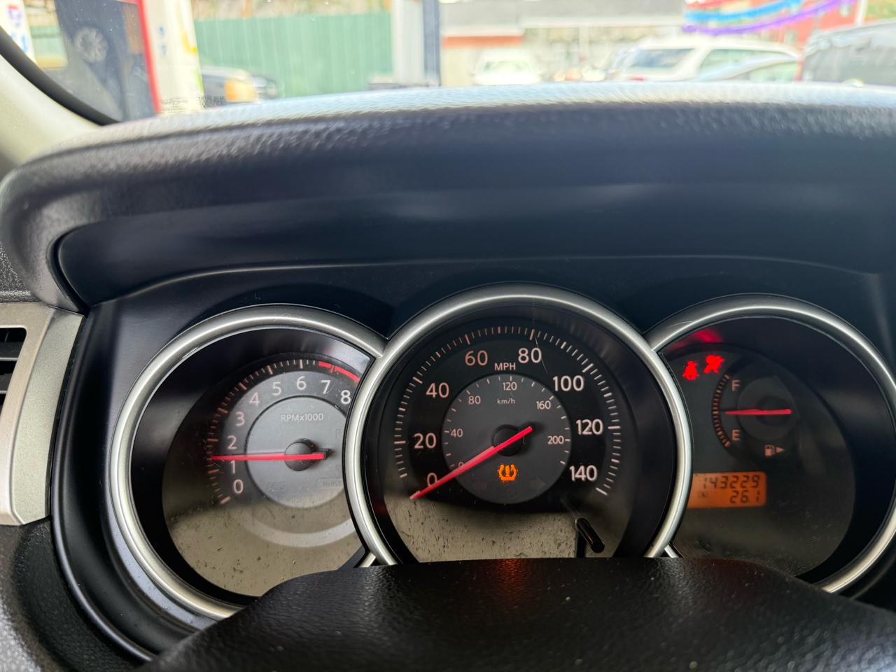 Nissan Versa 5dr HB I4 Auto 1.8 S 2009