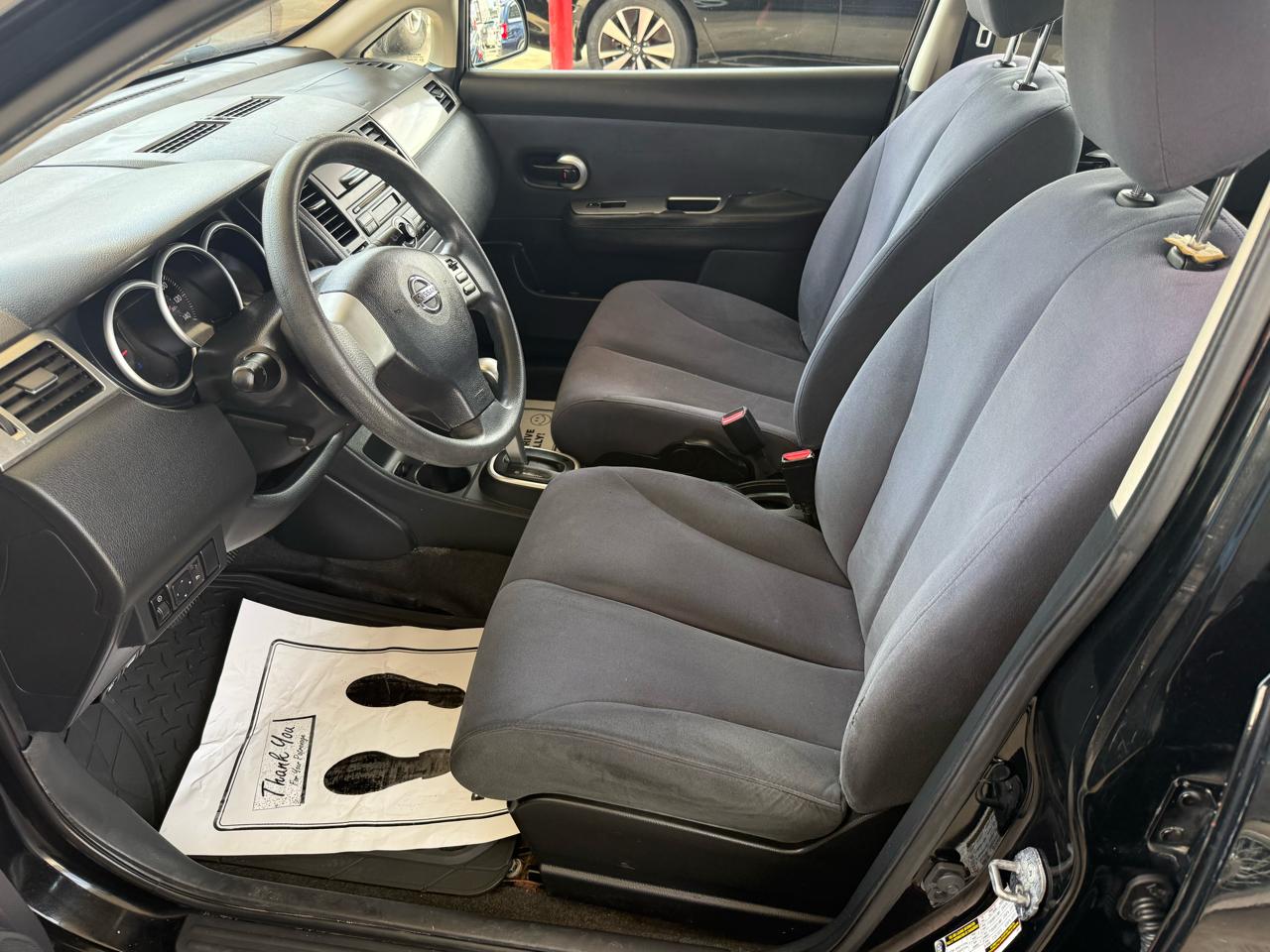Nissan Versa 5dr HB I4 Auto 1.8 S 2009