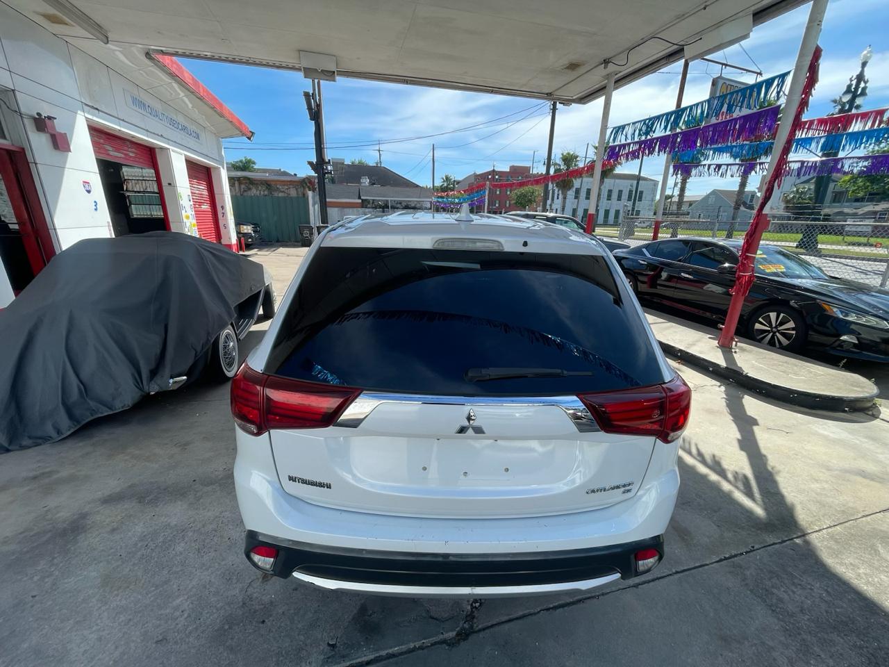 Mitsubishi Outlander SEL FWD 2017