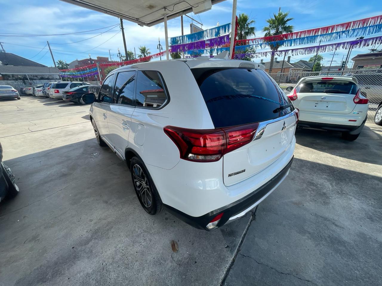 Mitsubishi Outlander SEL FWD 2017