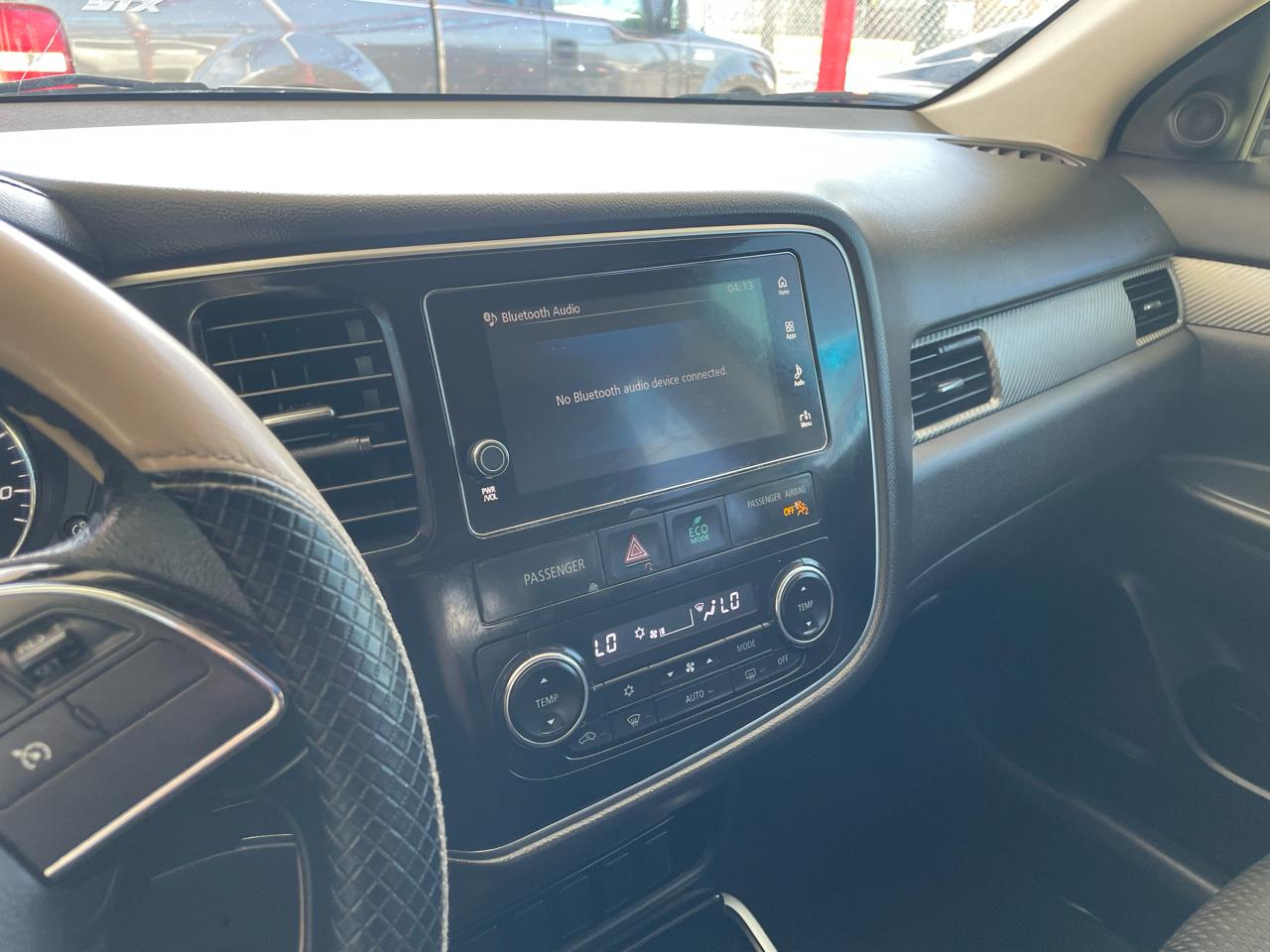 Mitsubishi Outlander SEL FWD 2017