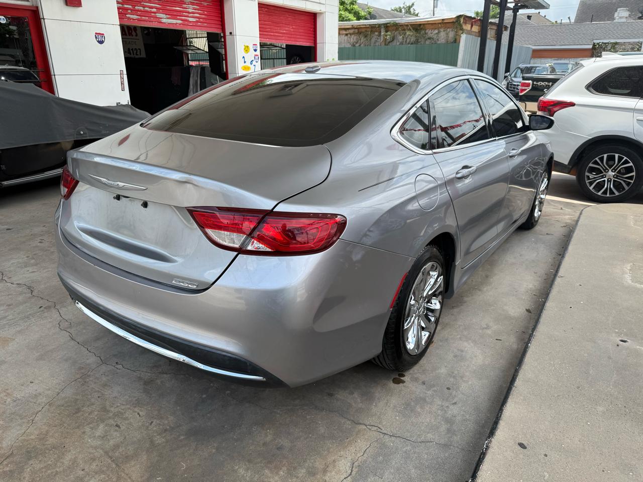 Chrysler 200 4dr Sdn Limited FWD 2015