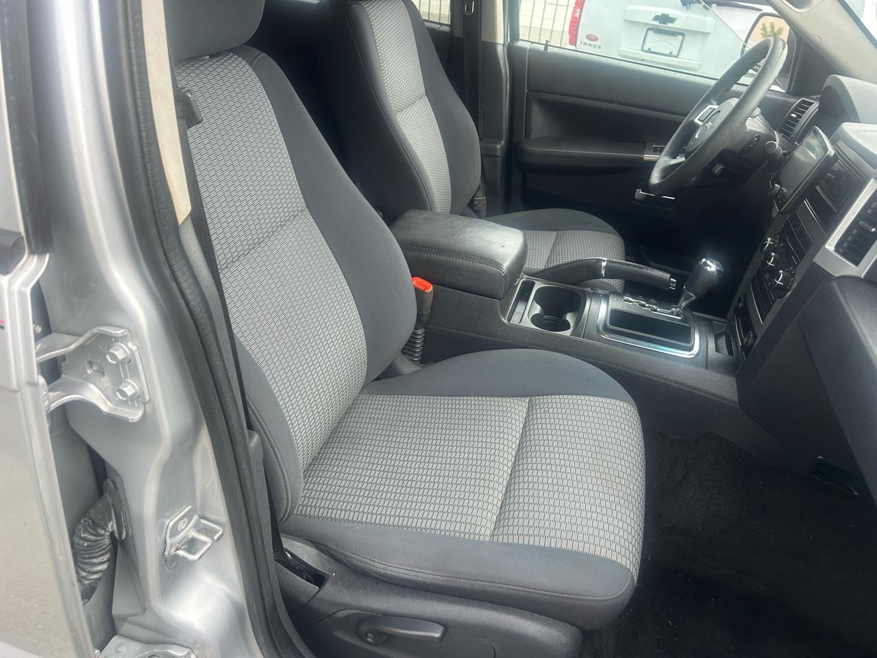 Jeep Grand Cherokee RWD 4dr Laredo 2010