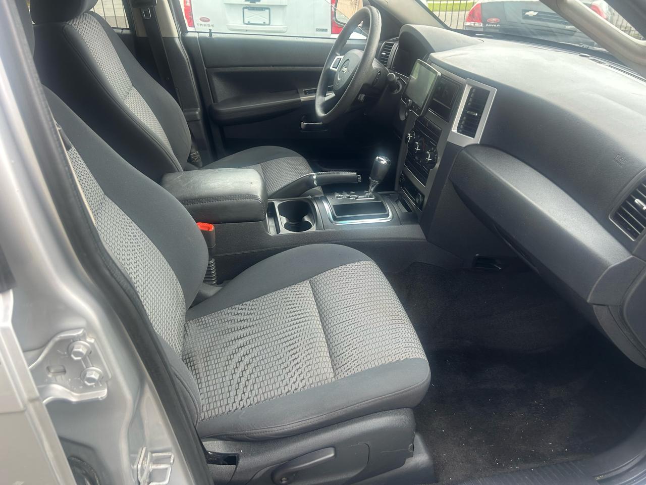 Jeep Grand Cherokee RWD 4dr Laredo 2010