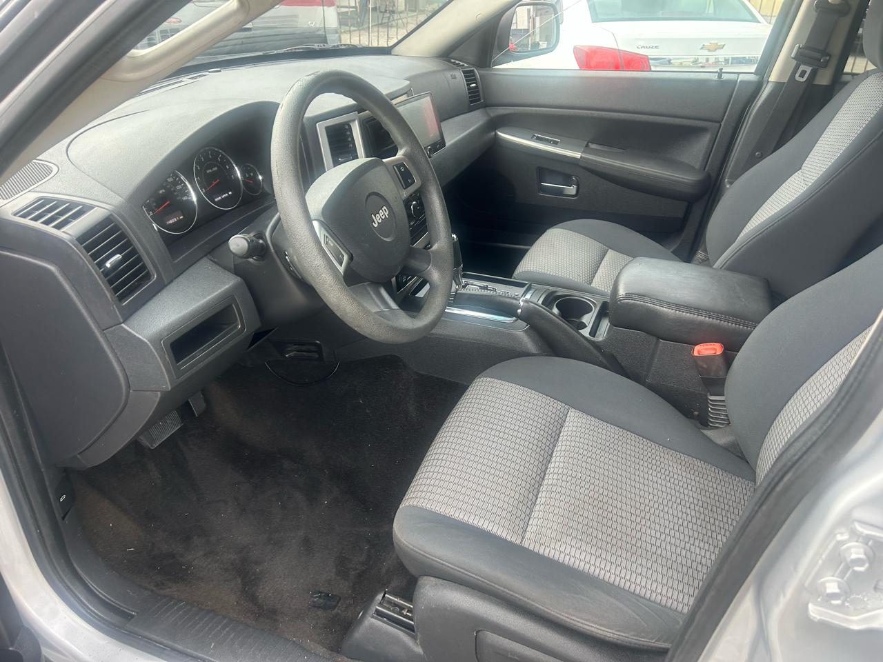 Jeep Grand Cherokee RWD 4dr Laredo 2010