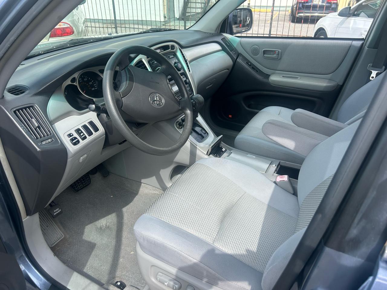Toyota Highlander 2WD 4dr V6 (Natl) 2007