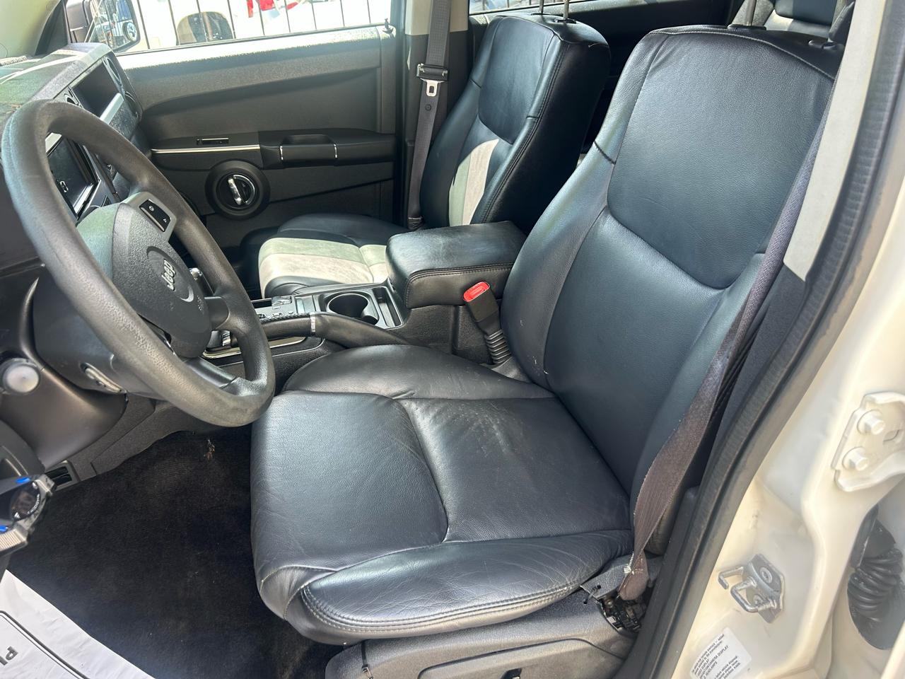 Jeep Commander 4WD 4dr Sport 2010