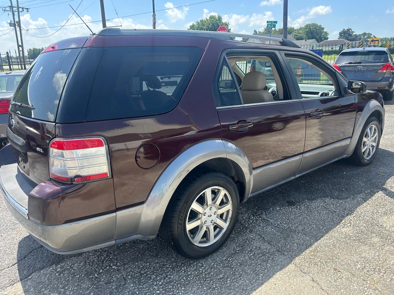 Ford Taurus X 4dr Wgn SEL FWD 2008