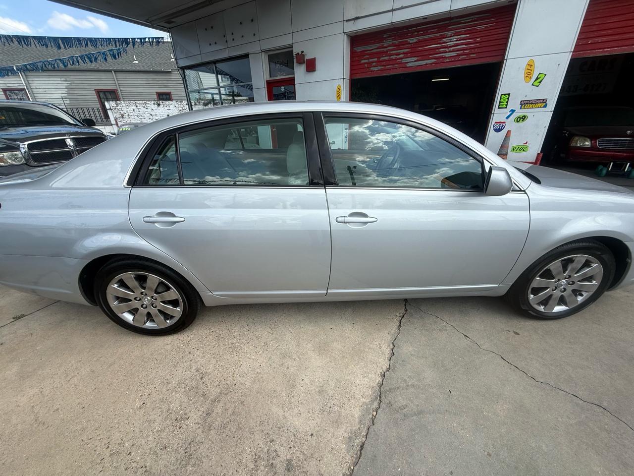Toyota Avalon 4dr Sdn Touring (Natl) 2006