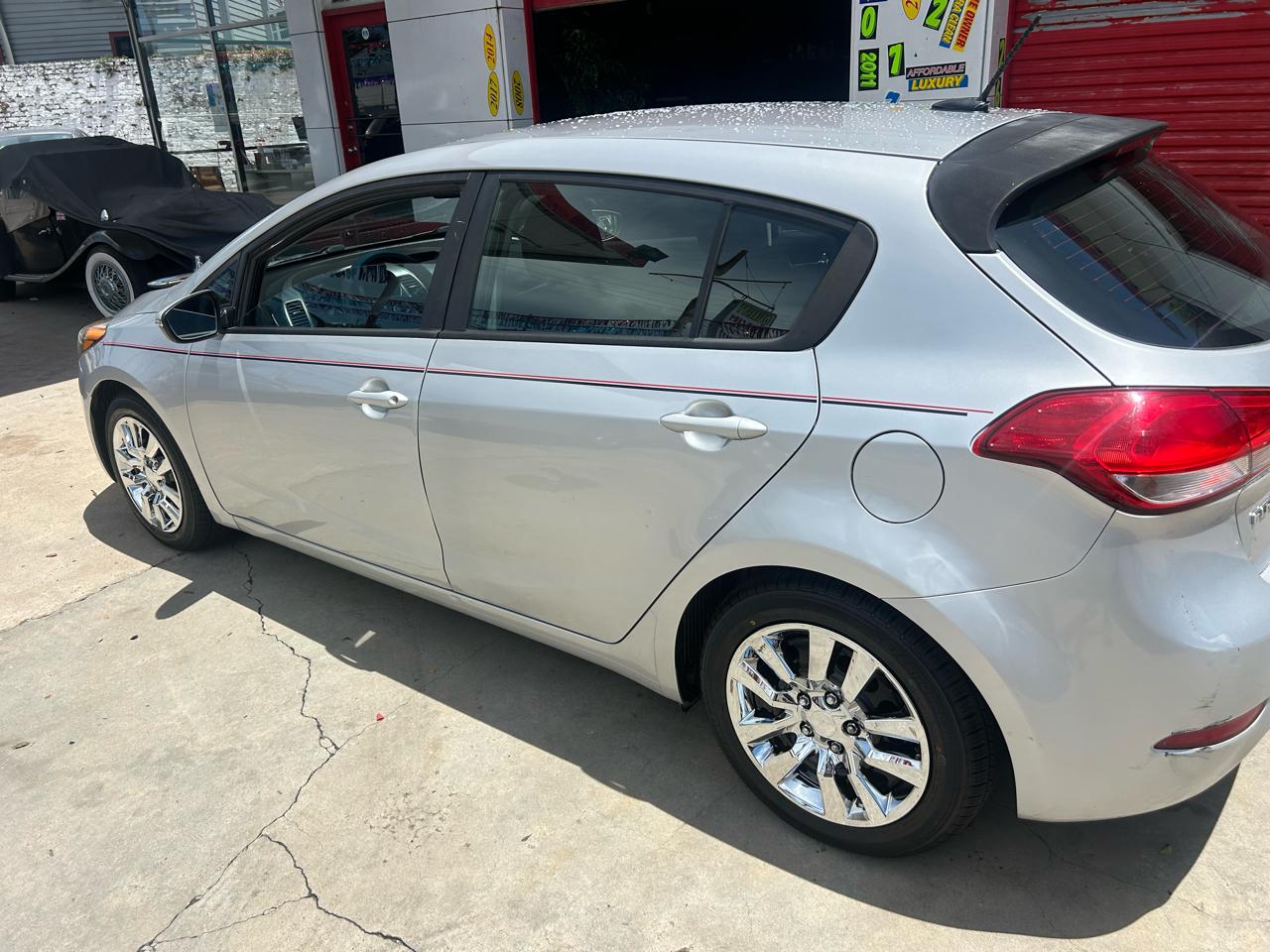 Kia Forte 5-Door 5dr HB Auto LX 2016