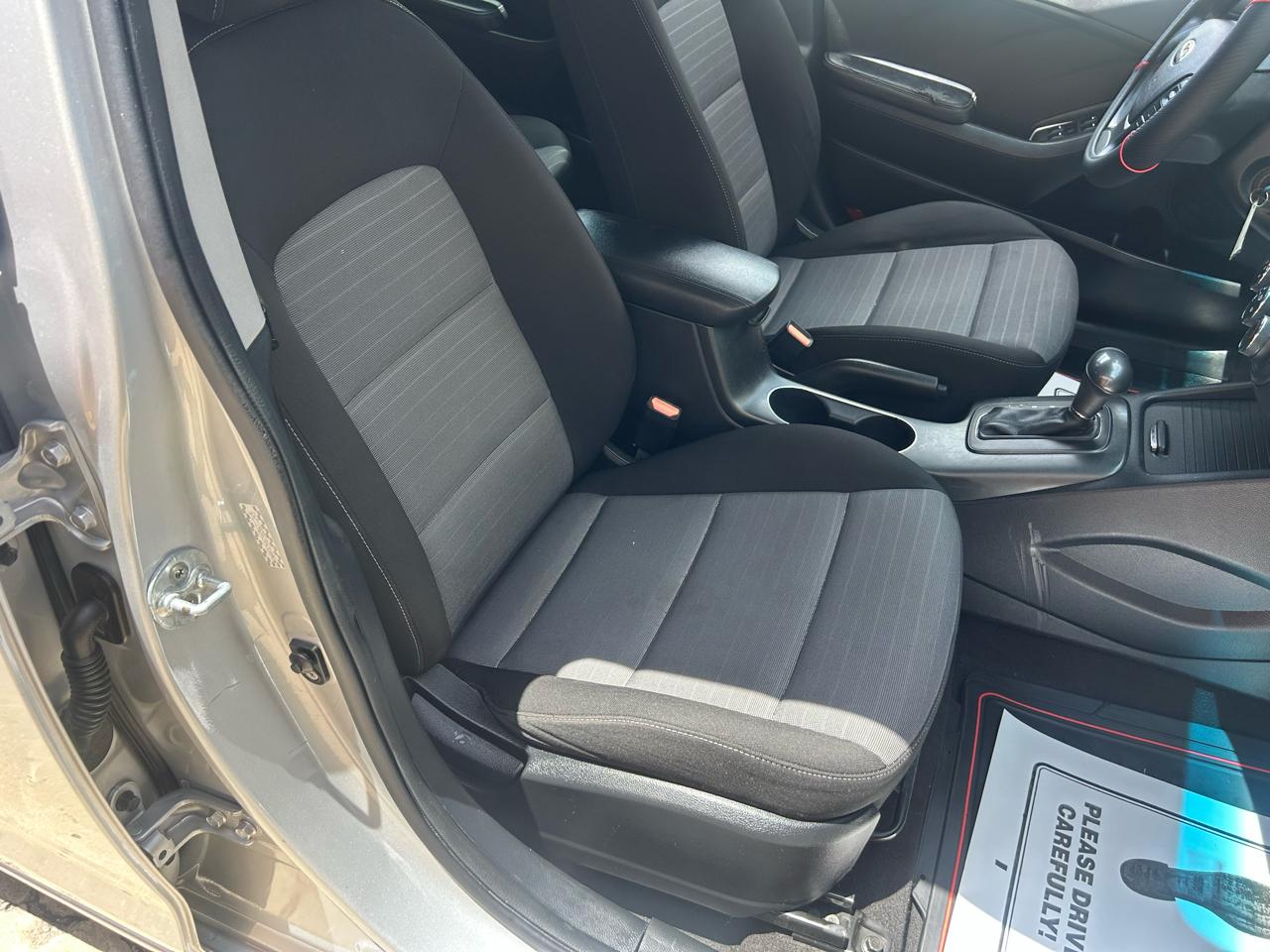 Kia Forte 5-Door 5dr HB Auto LX 2016