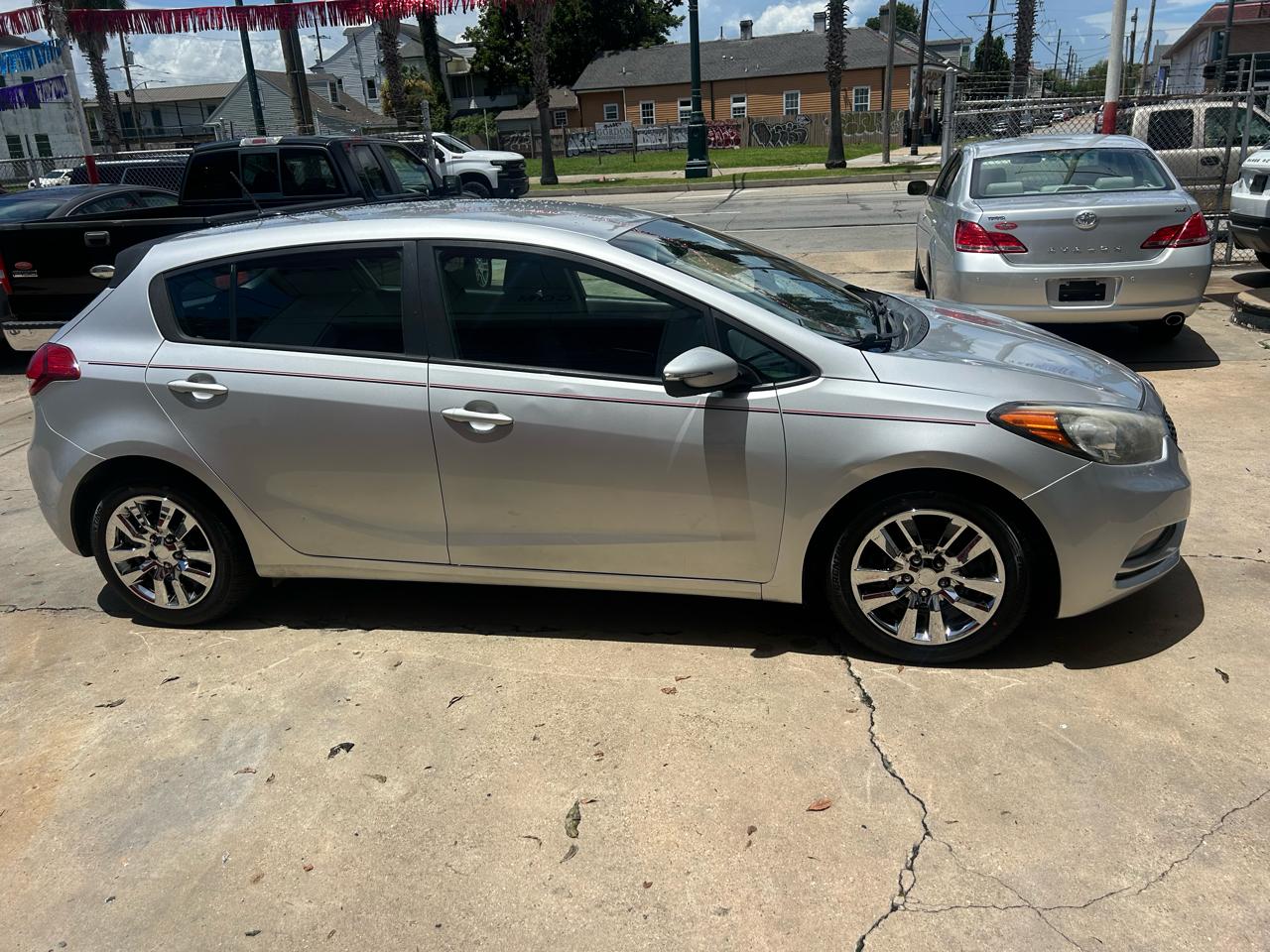 Kia Forte 5-Door 5dr HB Auto LX 2016