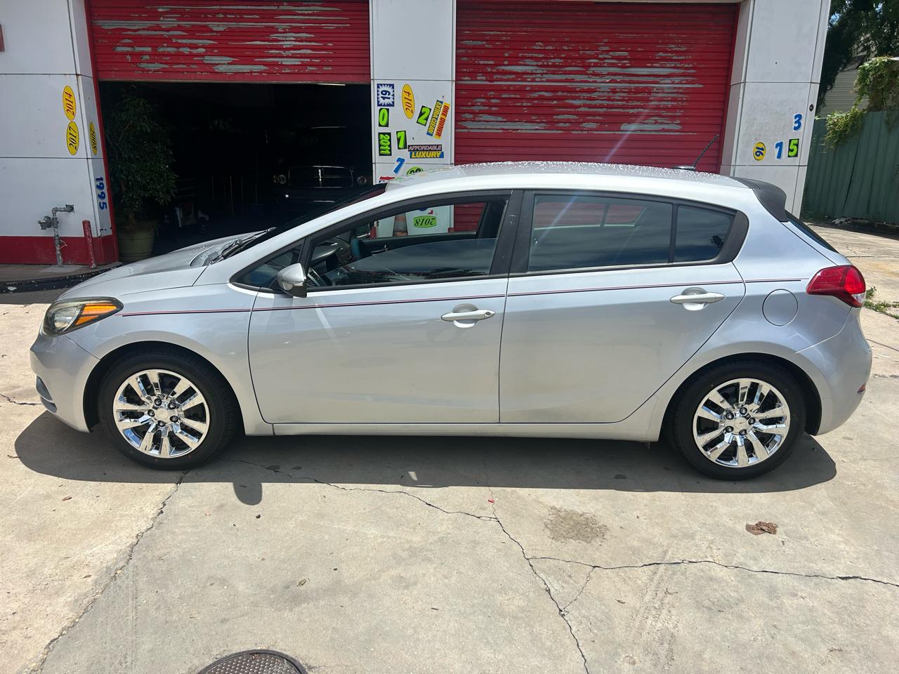 Kia Forte 5-Door 5dr HB Auto LX 2016