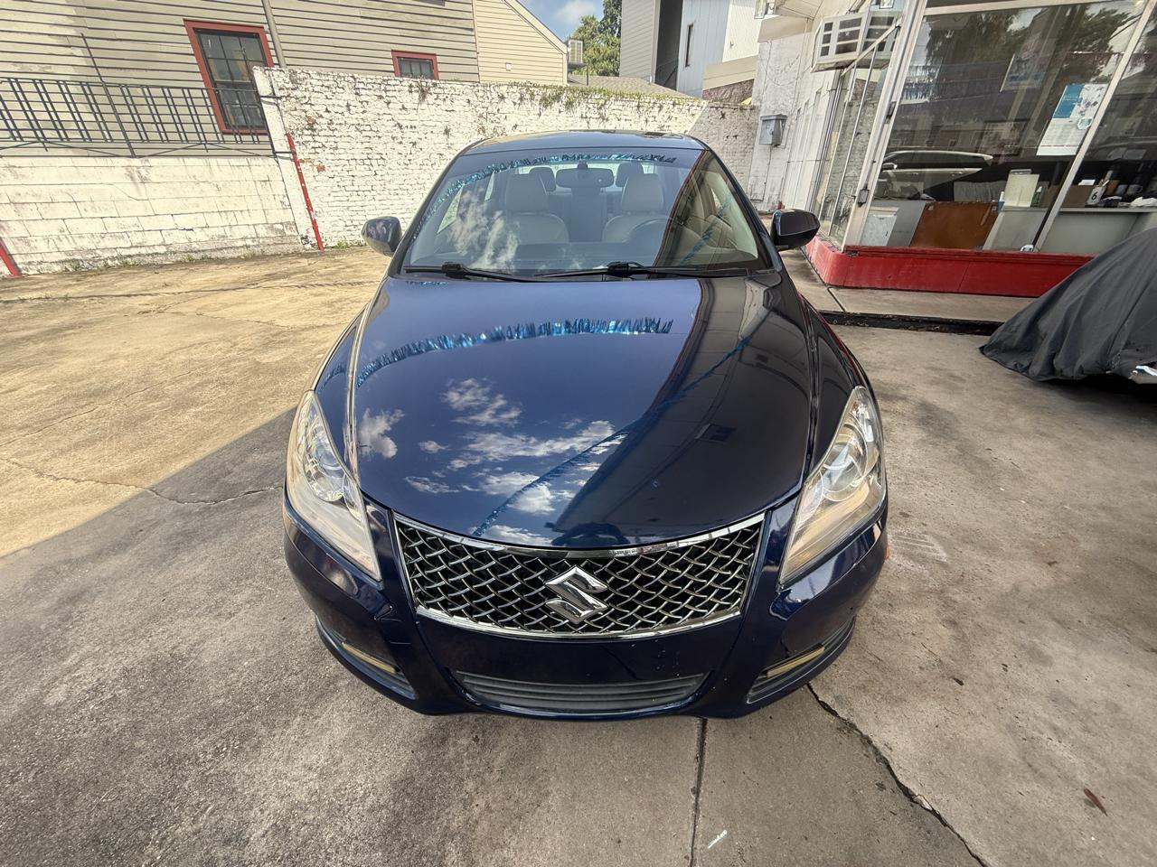 Suzuki Kizashi 4dr Sdn CVT FWD SE 2012