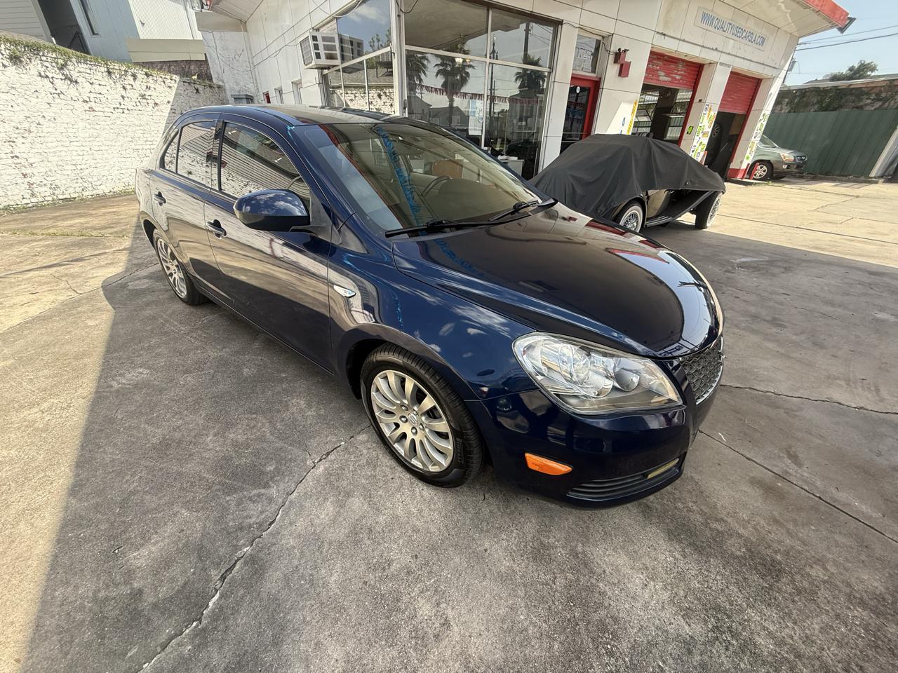 Suzuki Kizashi 4dr Sdn CVT FWD SE 2012