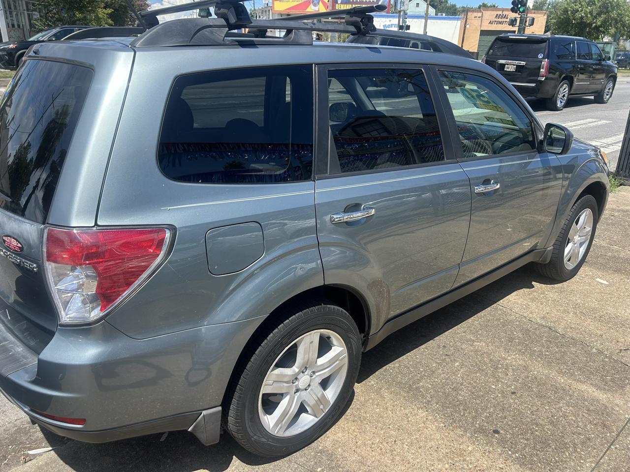 Subaru Forester 4dr Auto 2.5X Premium 2010