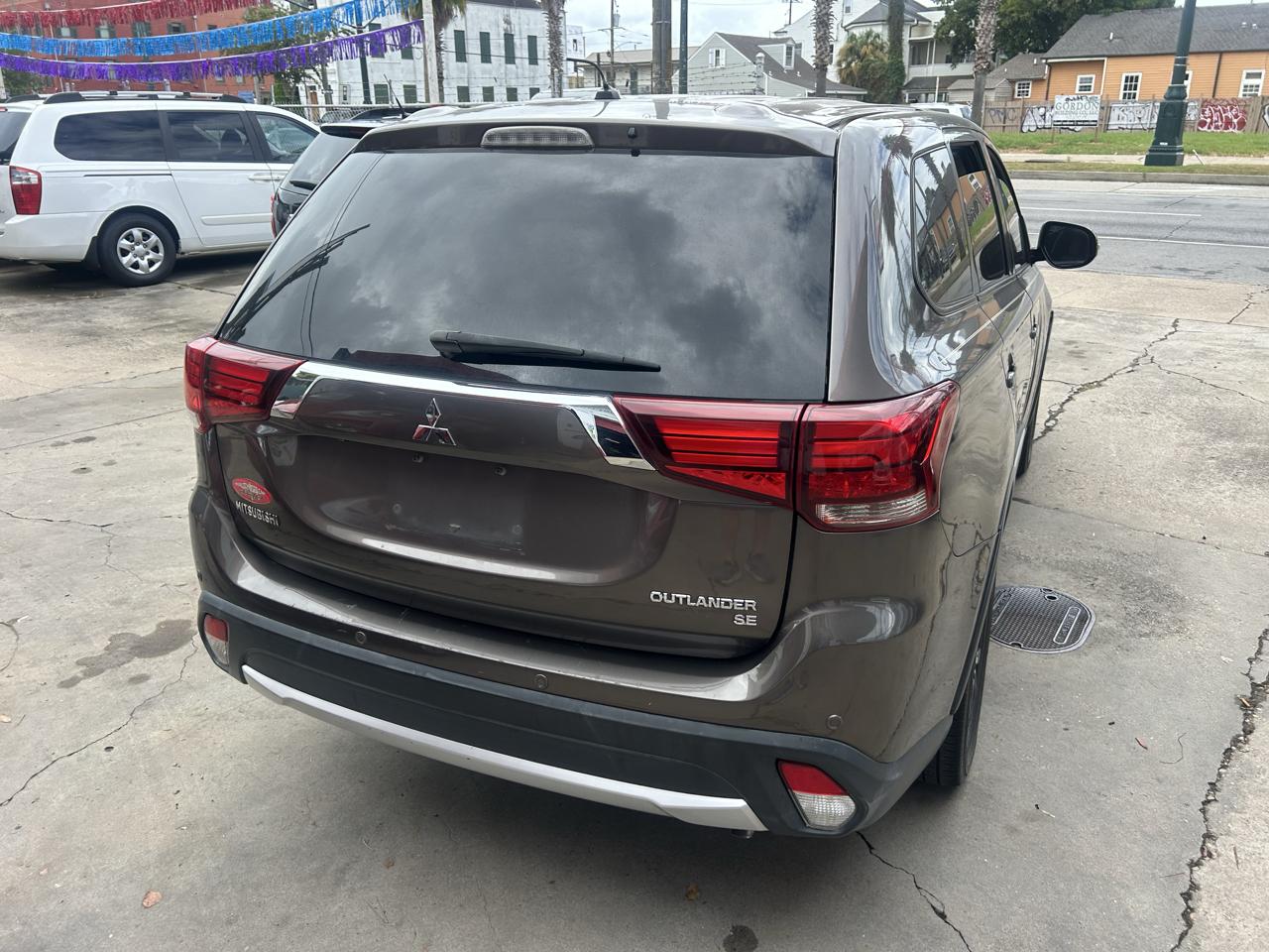 Mitsubishi Outlander 2WD 4dr SEL 2016