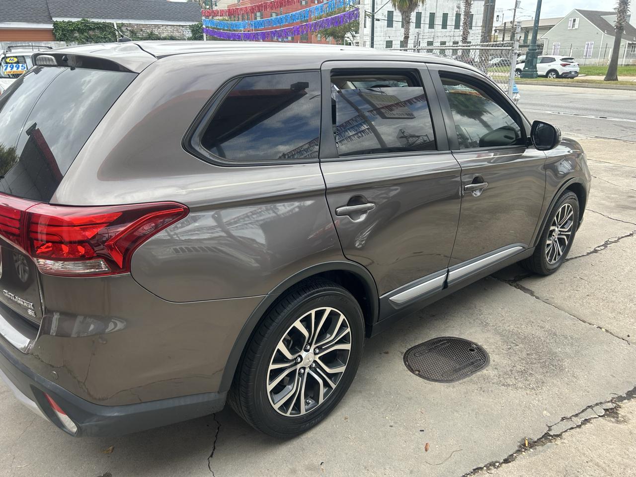 Mitsubishi Outlander 2WD 4dr SEL 2016