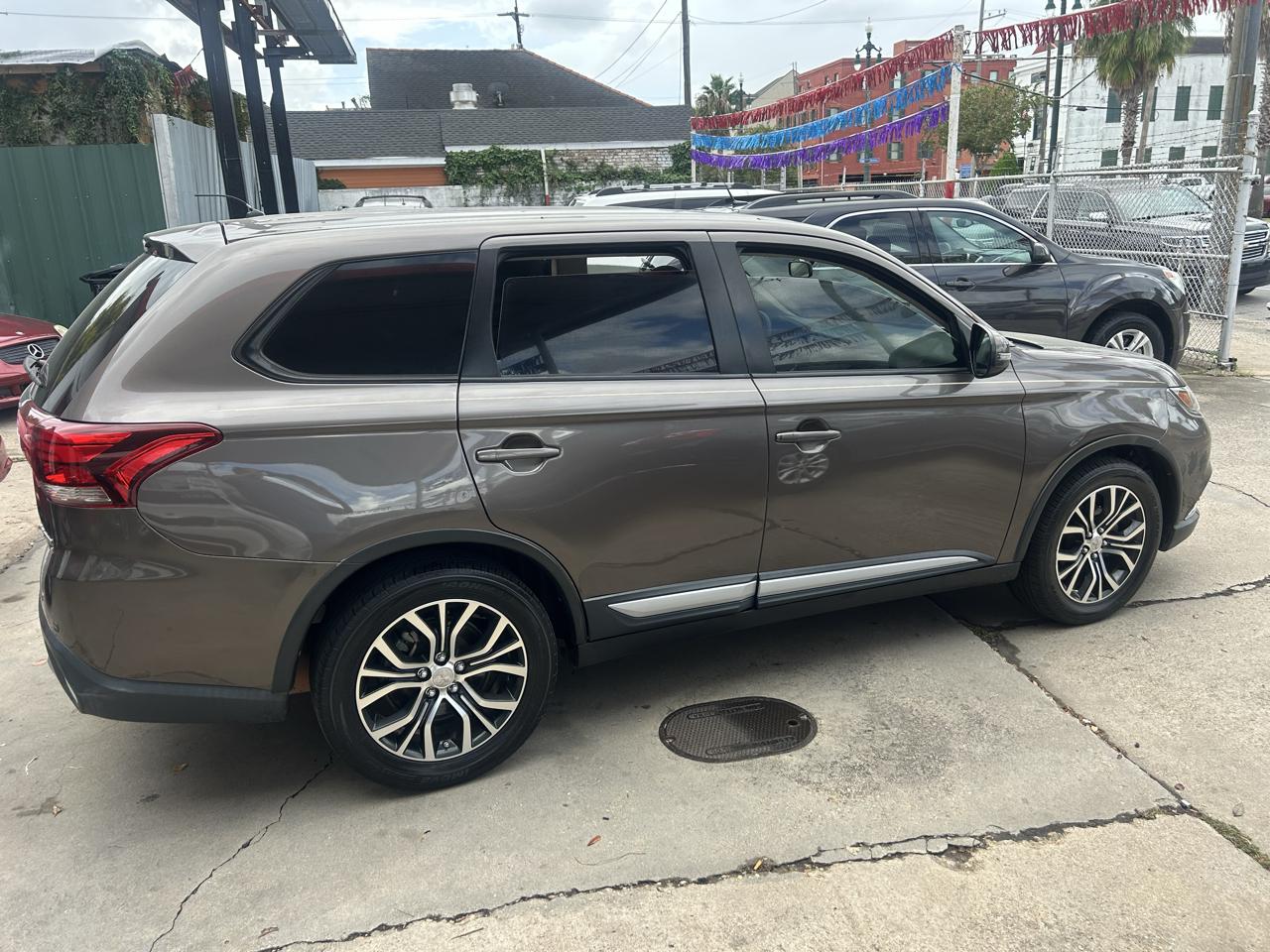Mitsubishi Outlander 2WD 4dr SEL 2016