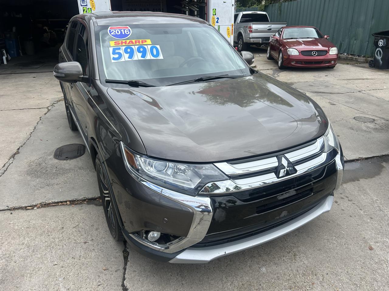 Mitsubishi Outlander 2WD 4dr SEL 2016
