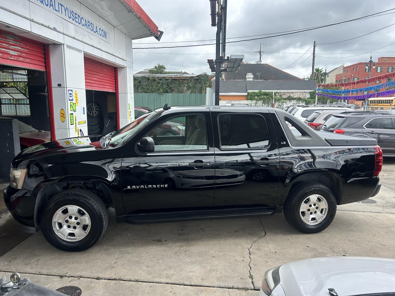 2007 Chevrolet Avalanche 2WD Crew Cab 130" LS