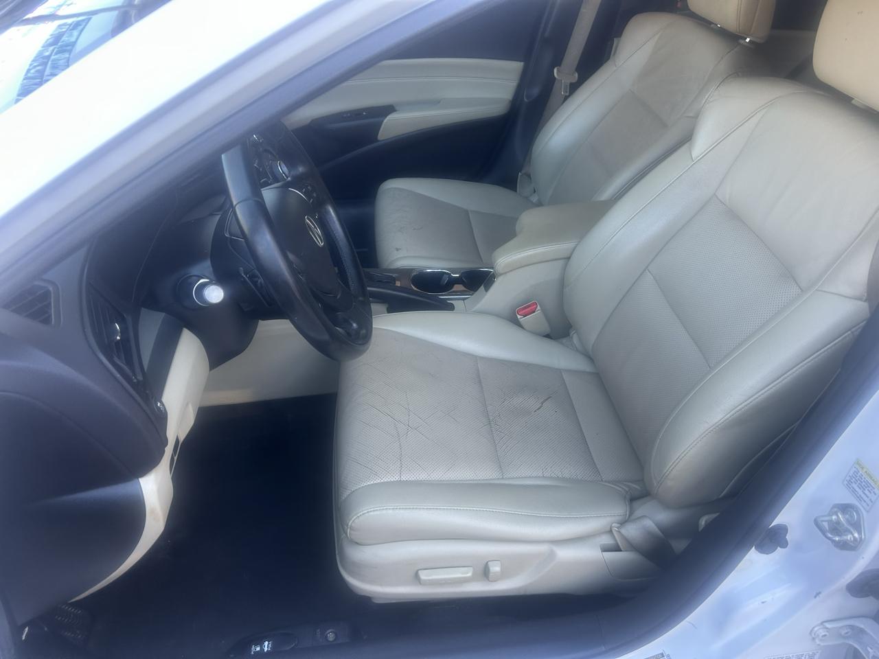 Acura ILX 4dr Sdn 2.0L Tech Pkg 2014