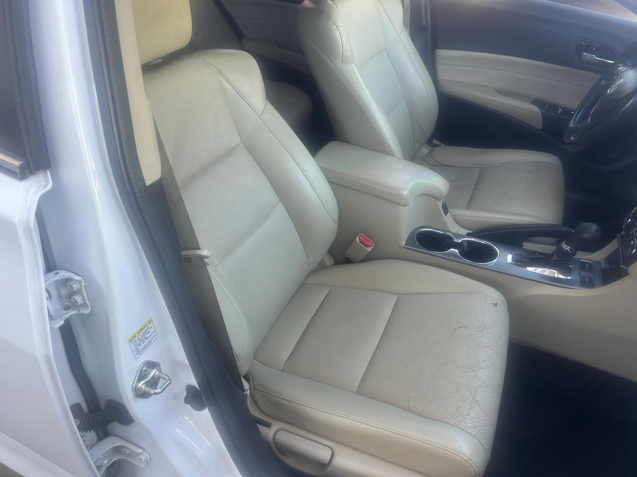 Acura ILX 4dr Sdn 2.0L Tech Pkg 2014