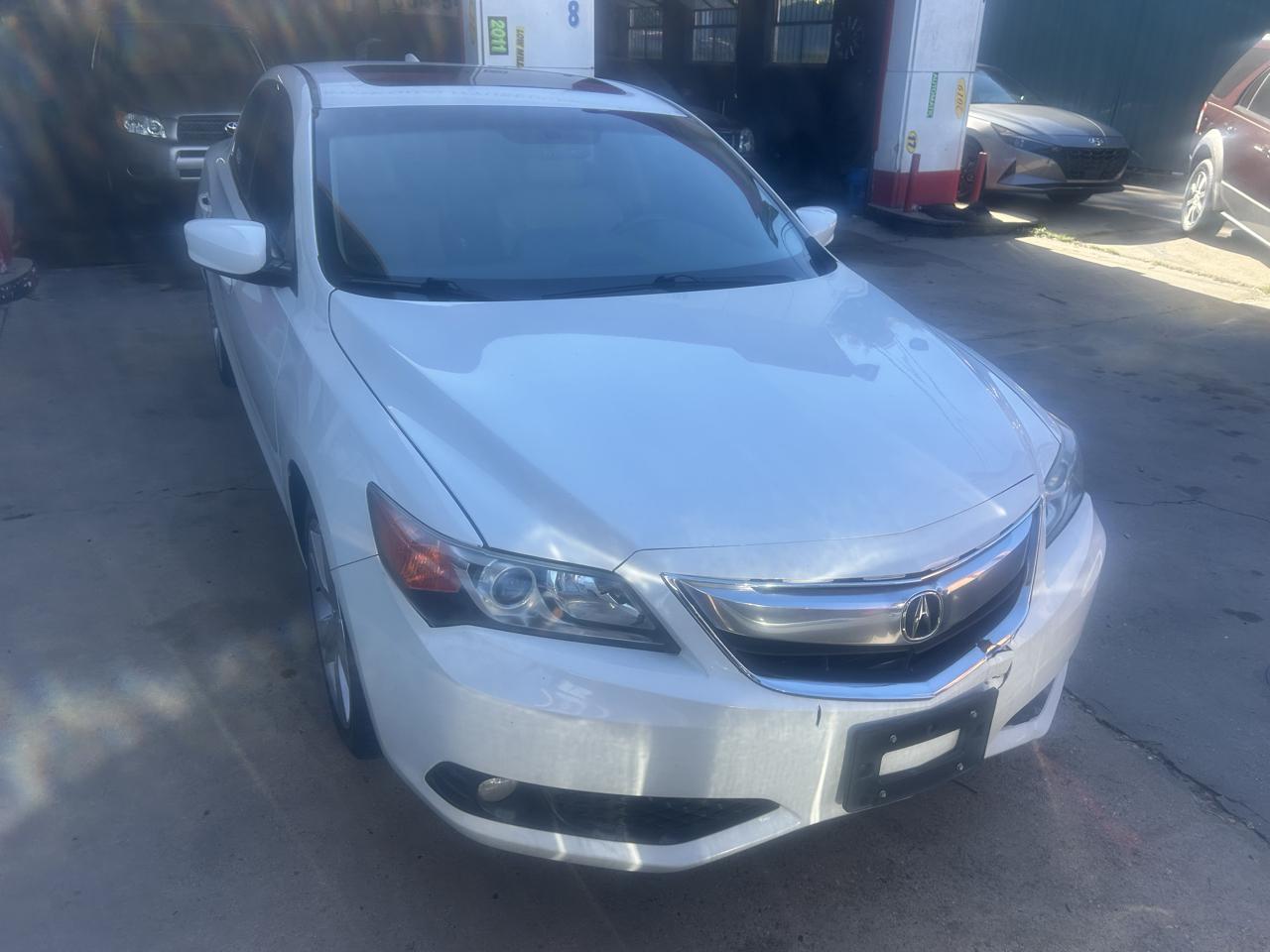 Acura ILX 4dr Sdn 2.0L Tech Pkg 2014