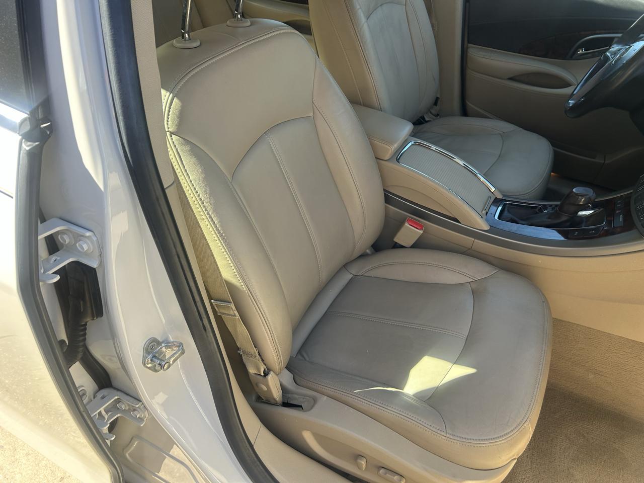 Buick LaCrosse 4dr Sdn Leather FWD 2013