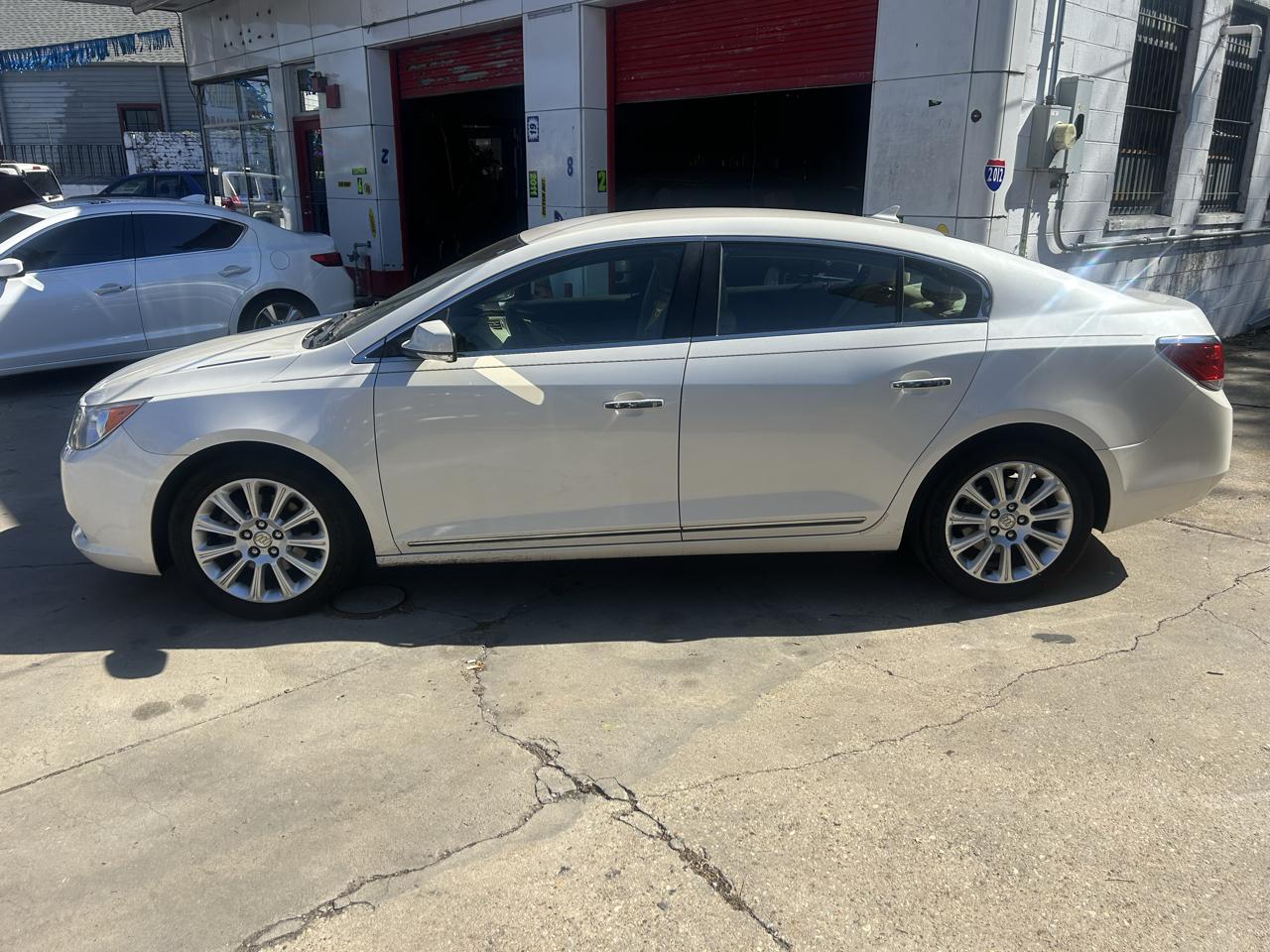 Buick LaCrosse 4dr Sdn Leather FWD 2013