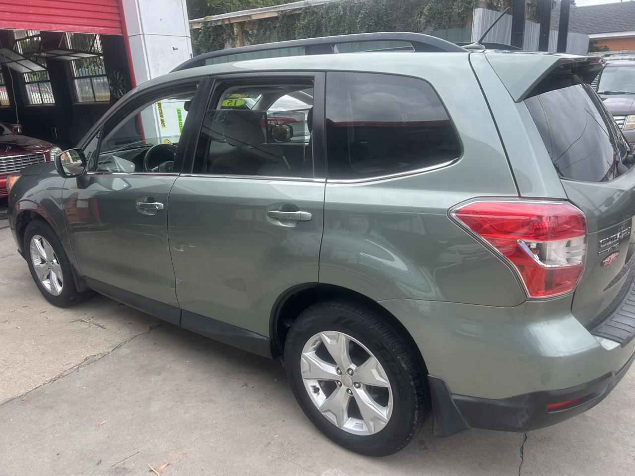 Subaru Forester 4dr CVT 2.5i Limited PZEV 2015