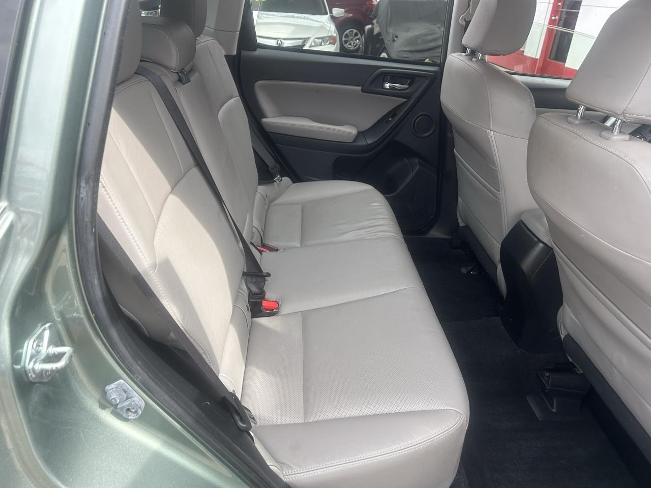 Subaru Forester 4dr CVT 2.5i Limited PZEV 2015