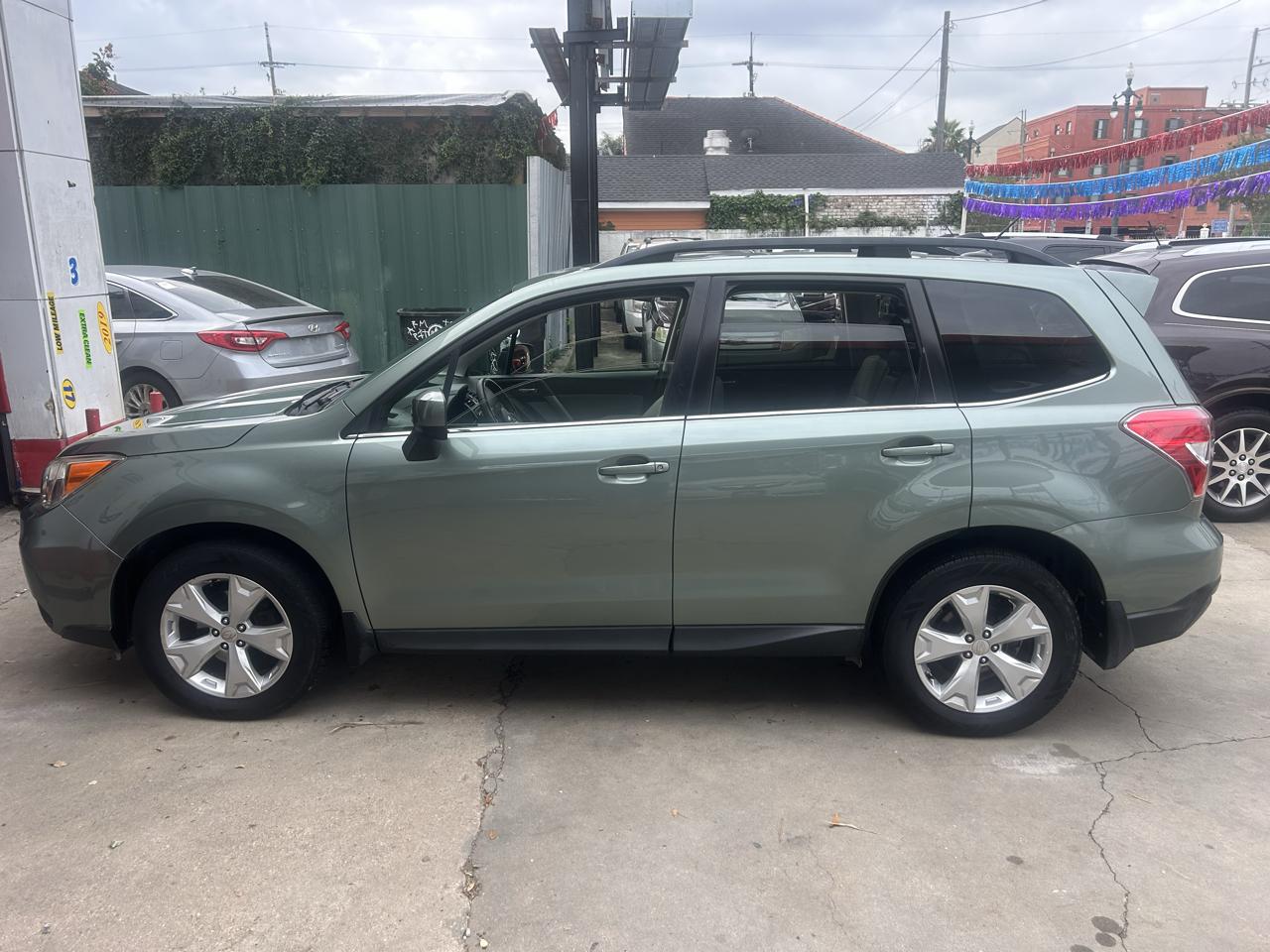 Subaru Forester 4dr CVT 2.5i Limited PZEV 2015