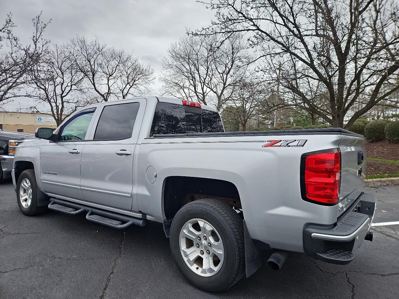 Chevrolet Silverado 1500 4WD Crew Cab 143.5" LT w/2LT 2018