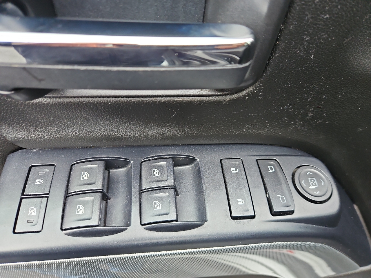 Chevrolet Silverado 1500 4WD Crew Cab 143.5" LT w/2LT 2018